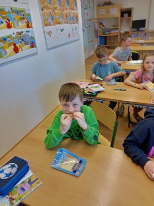 "Ochutnávkový koš" v rámci projektu Mléko do škol