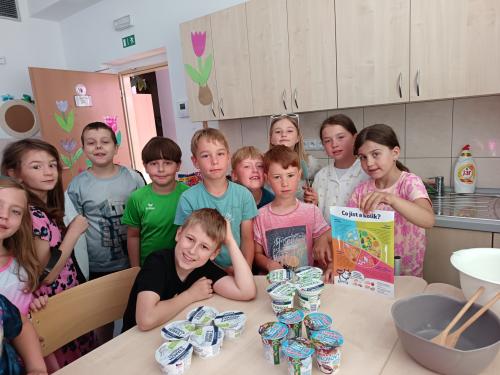 Ochutnávkový koš v rámci projektu Mléko do škol 27. 5.