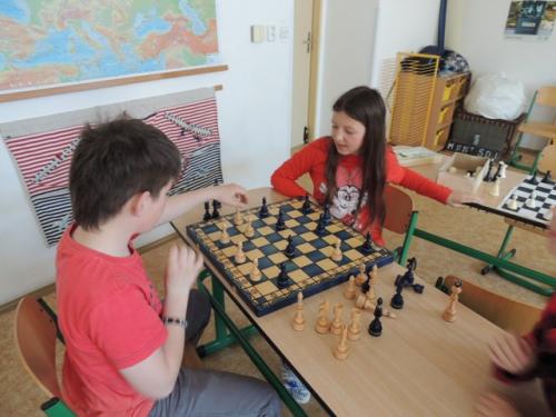 ZŠ  - Školní turnaj v hraní Dámy